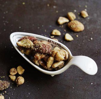 NH Luxury Nuts Stone-ground Japanese Pepper Flavor 135g