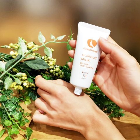 BLESS THE EARTHサンカットミルク